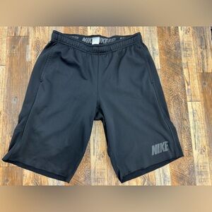 Nike Men's THERMA-FIT Athletic Black Shorts, Size Medium